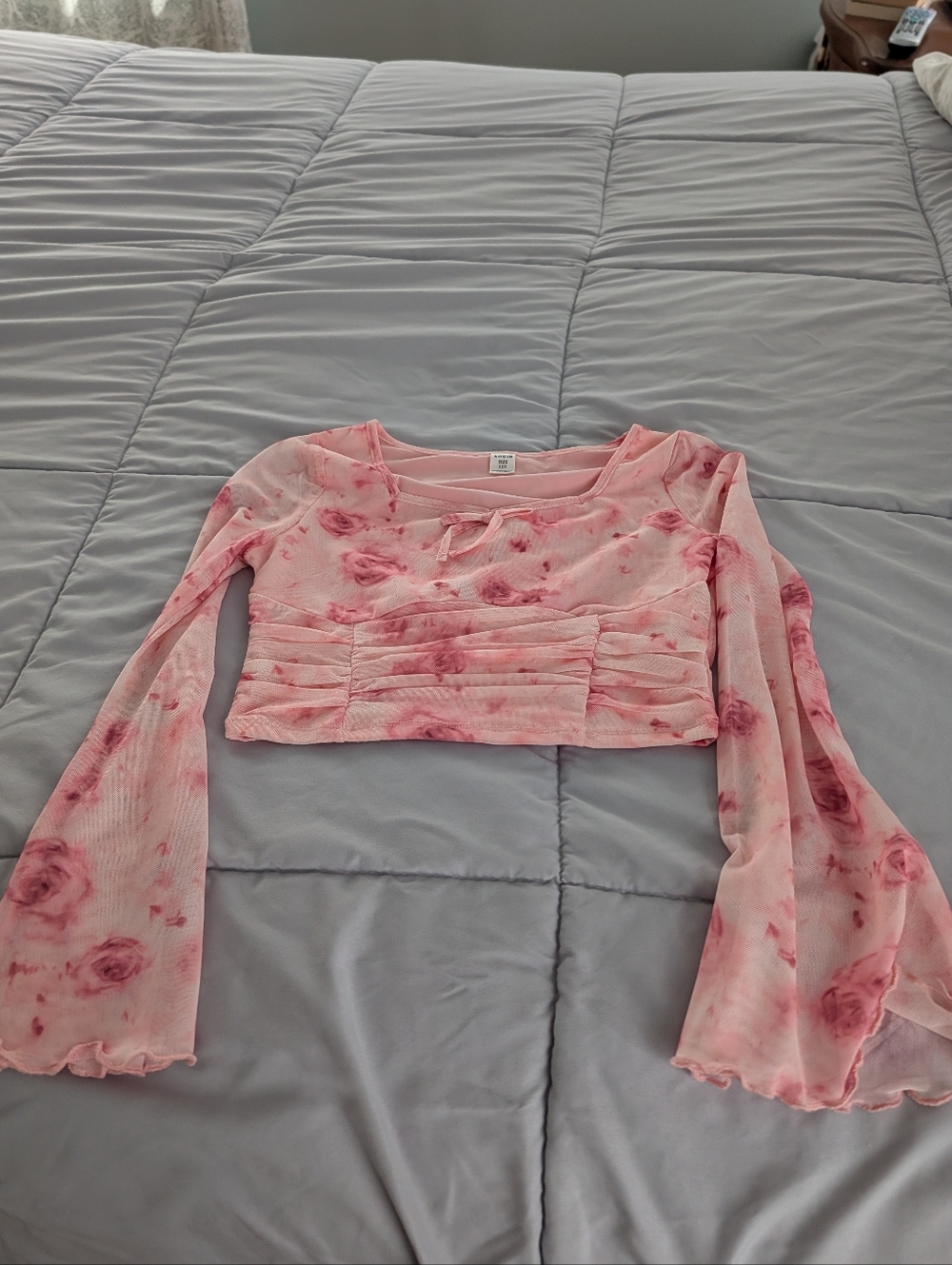 SHEIN Pink Rose Print Long-Sleeve Cropped Top